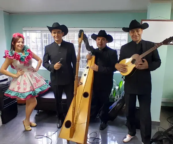 Grupo Llanero Joropo sin Fronteras Bogotá (7)