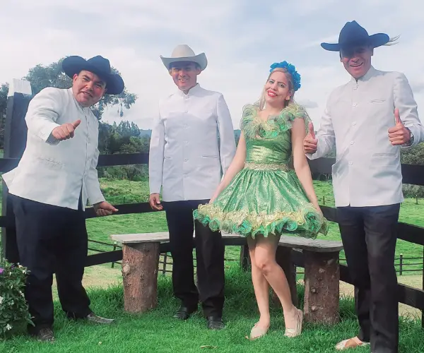 Grupo llanero Joropo sin Fronteras (5)